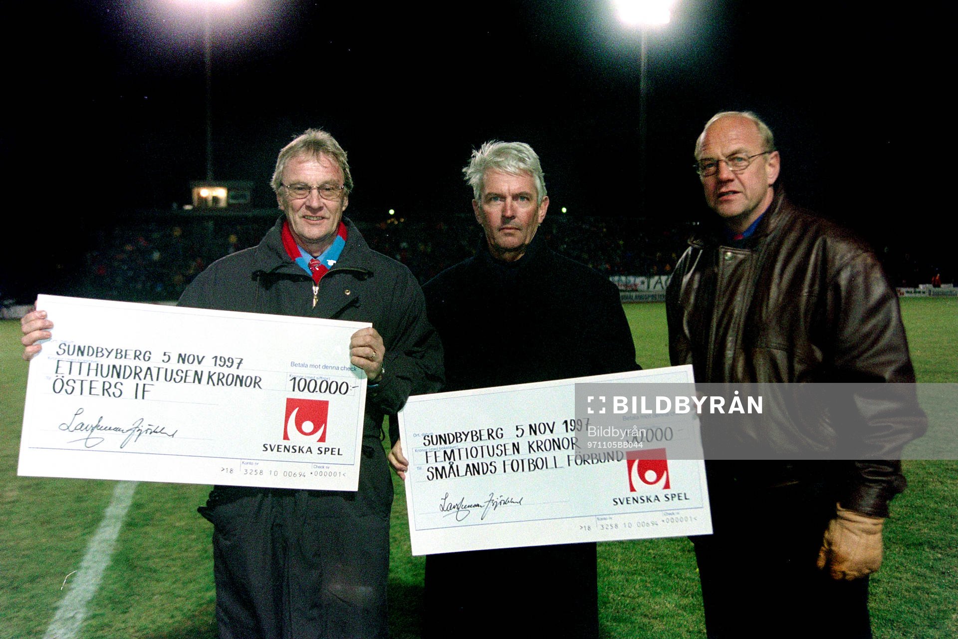 Svenska Spel delar ut checkar