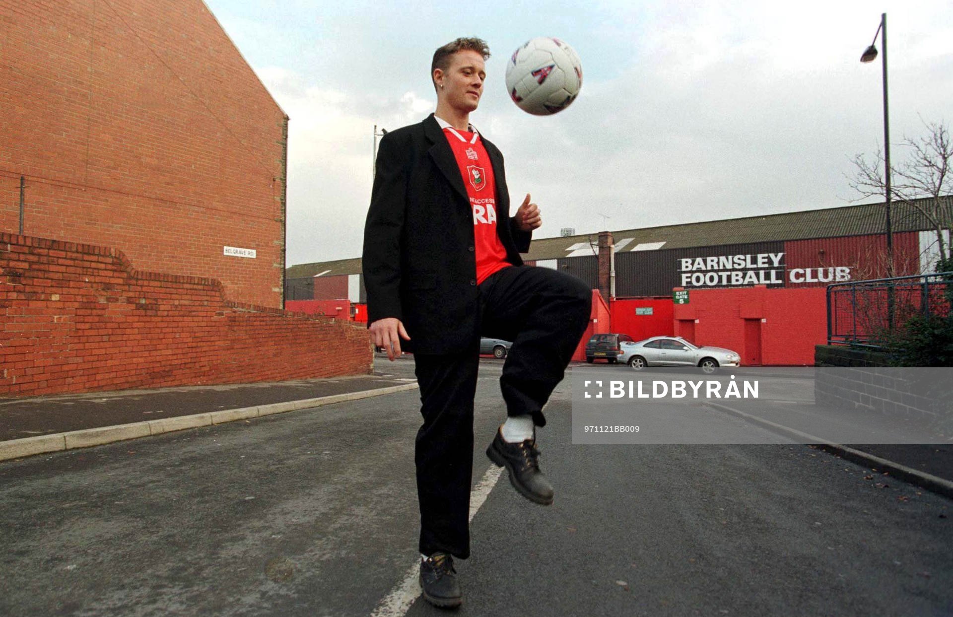 Barnsley new signing 21/11/97