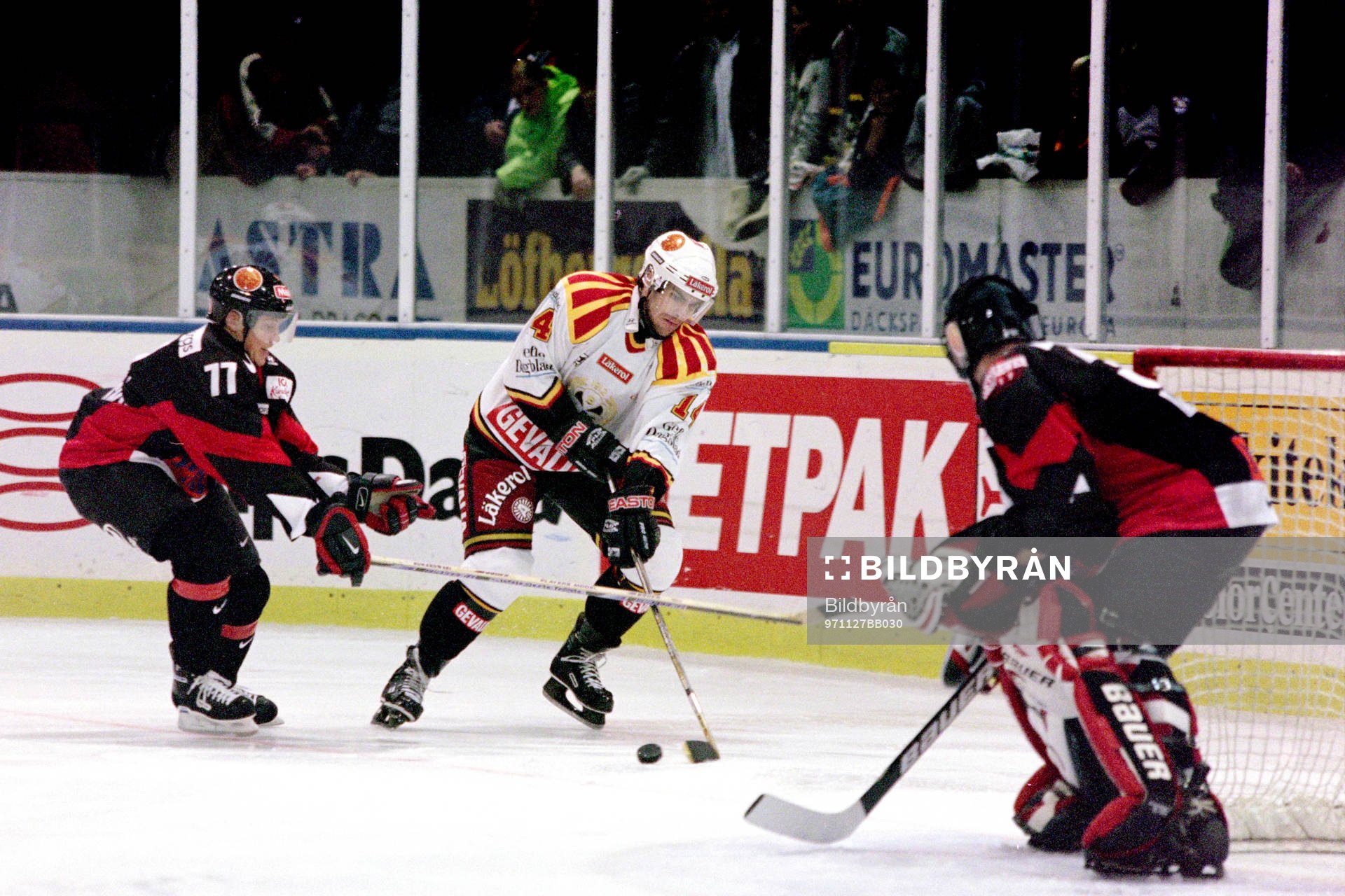 Niclas Wallin, Brynäs mellan Mikael Burakovsky och Andrew