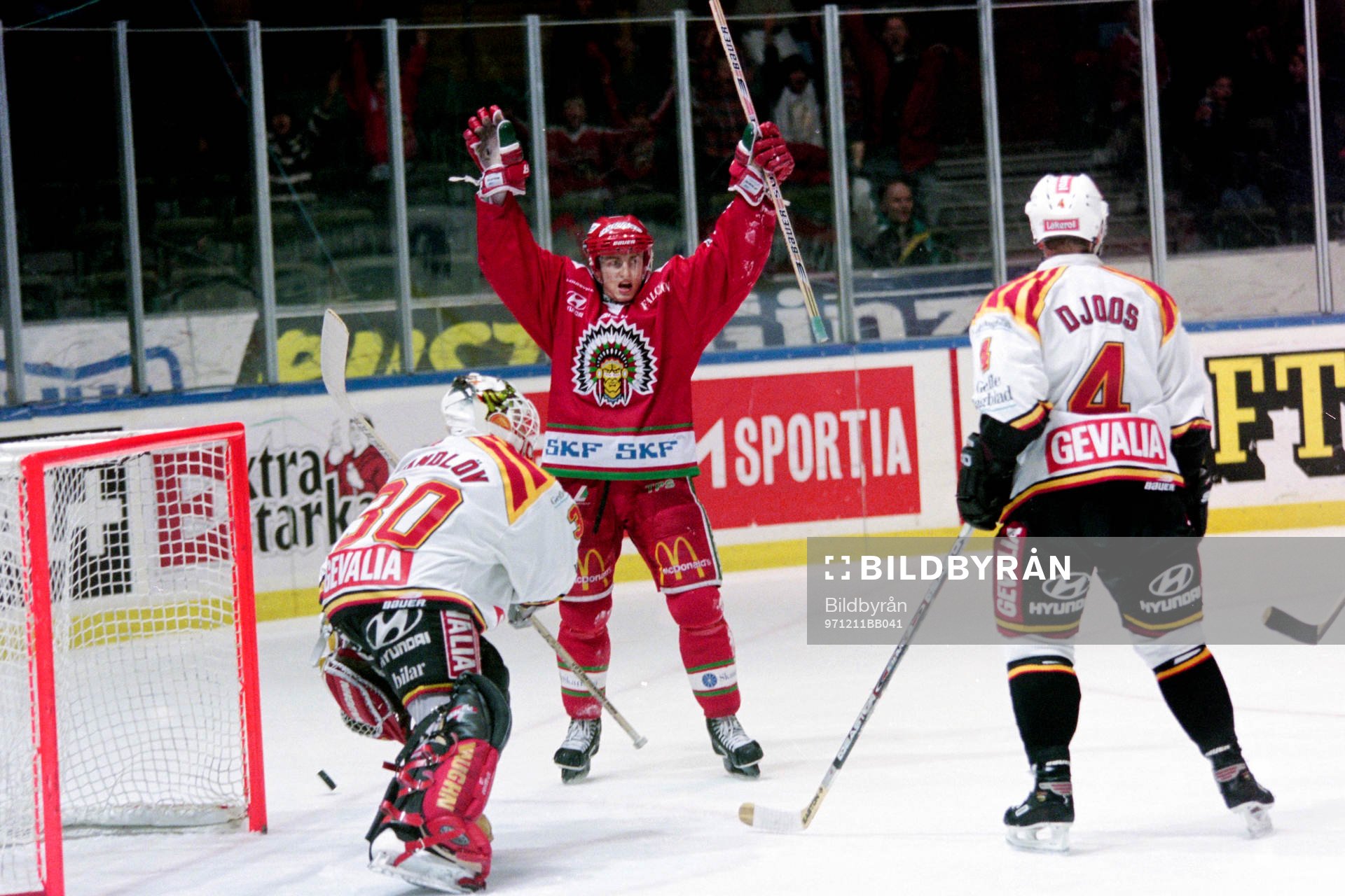 Ville Peltonen, Frölunda gör mål på Michael Sundlöv,