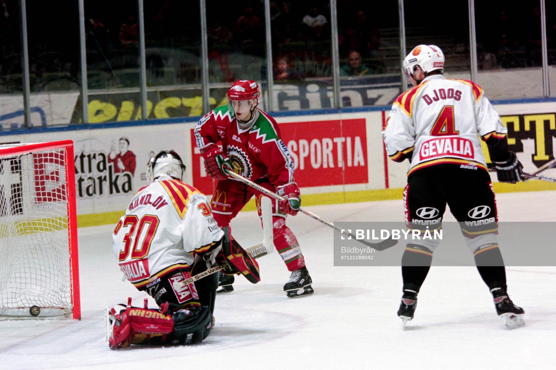 Ville Peltonen, Frölunda gör mål på Michael Sundlöv,
