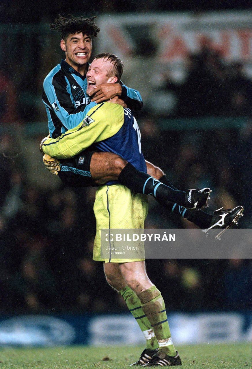 Richard Shaw och Magnus Hedman, målvakt, Coventry, jubel,