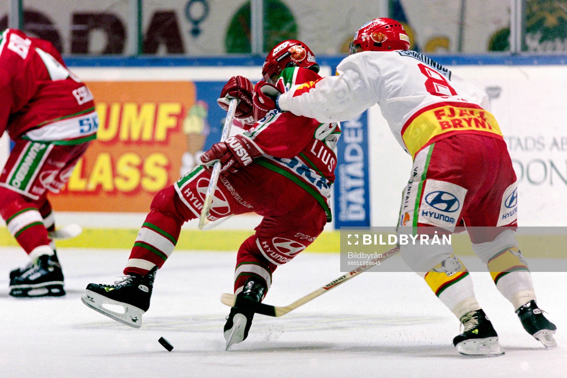 Joni Lius, Frölunda stoppas av modos Kristian Gahn