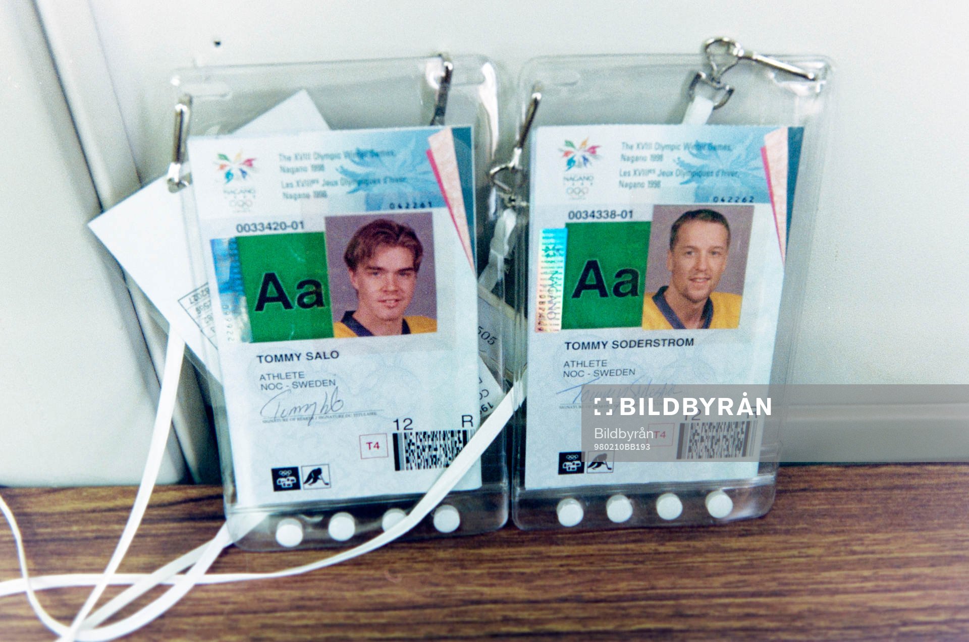 Namnbrickor på Tommy Salo och Tommy Söderström,