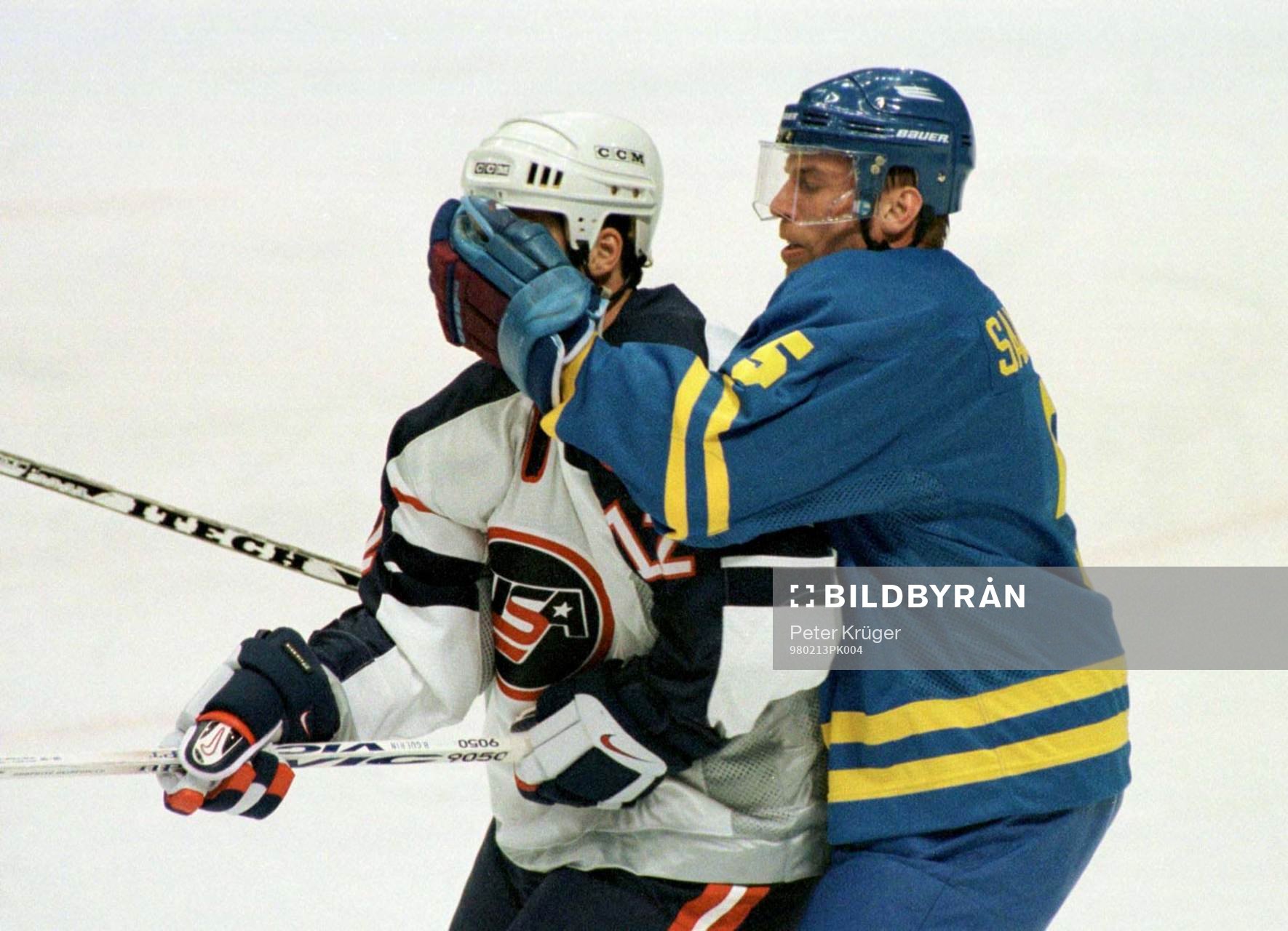 Ulf Samuelsson (Robocop) tar hand om amerikan