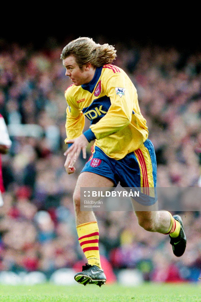 Fotboll, Premiership, Arsenal - Crystal Palace, 1-0: Tomas Brolin, Crystal Palace. 