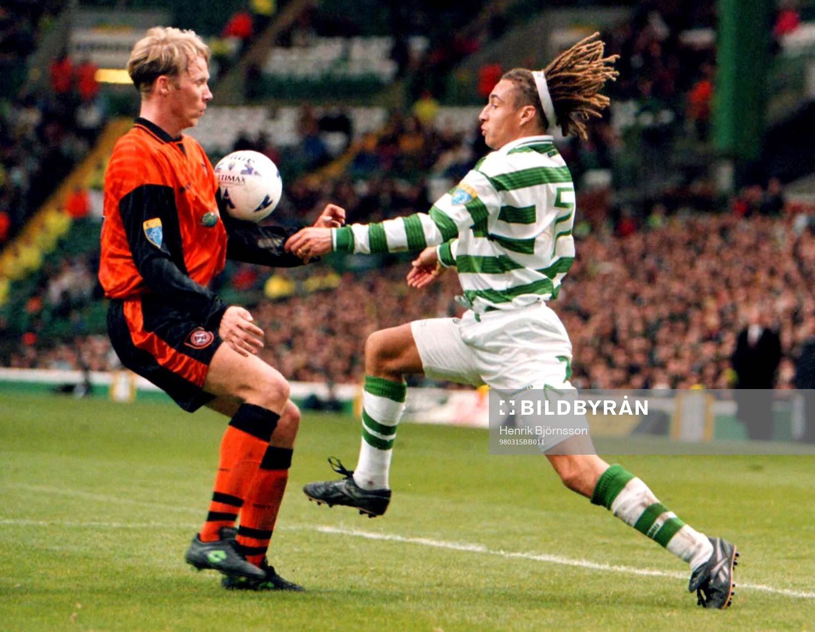  Magnus Sköldmark (Dundee U) och Henke Larsson (Henrik Larsson)