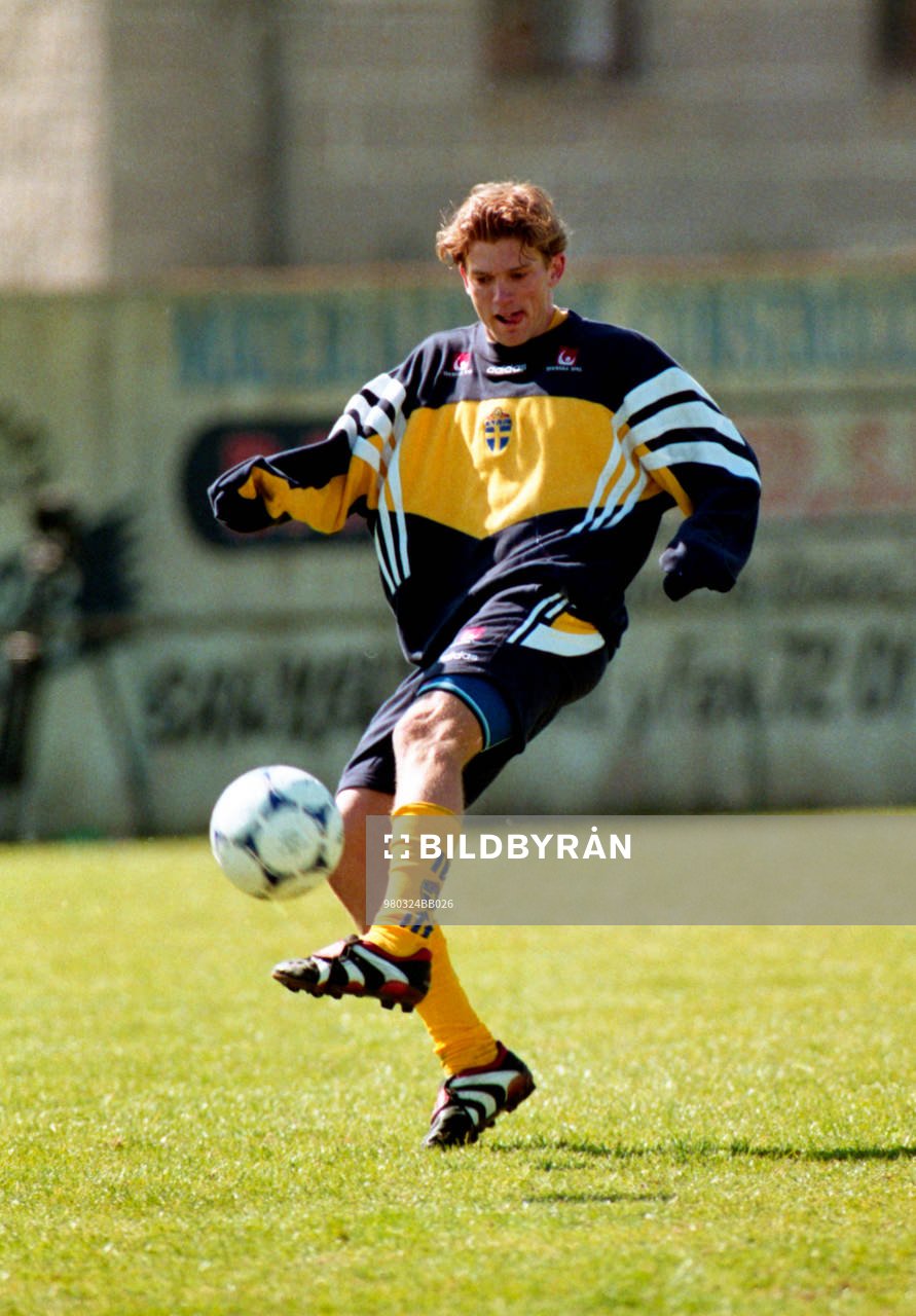 Jesper Blomqvist med bollen