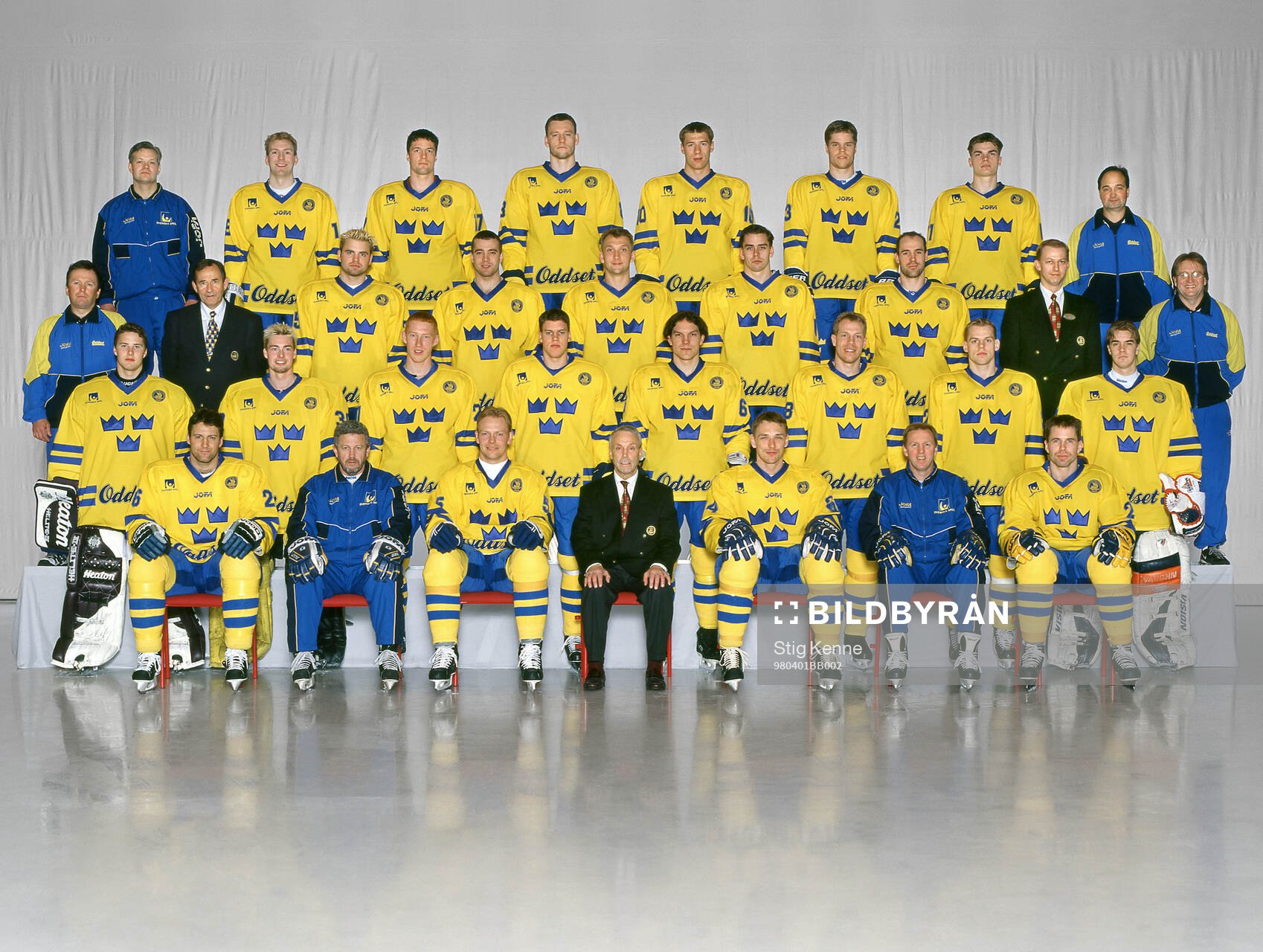 Players and team staff of Sweden pose for a team photo