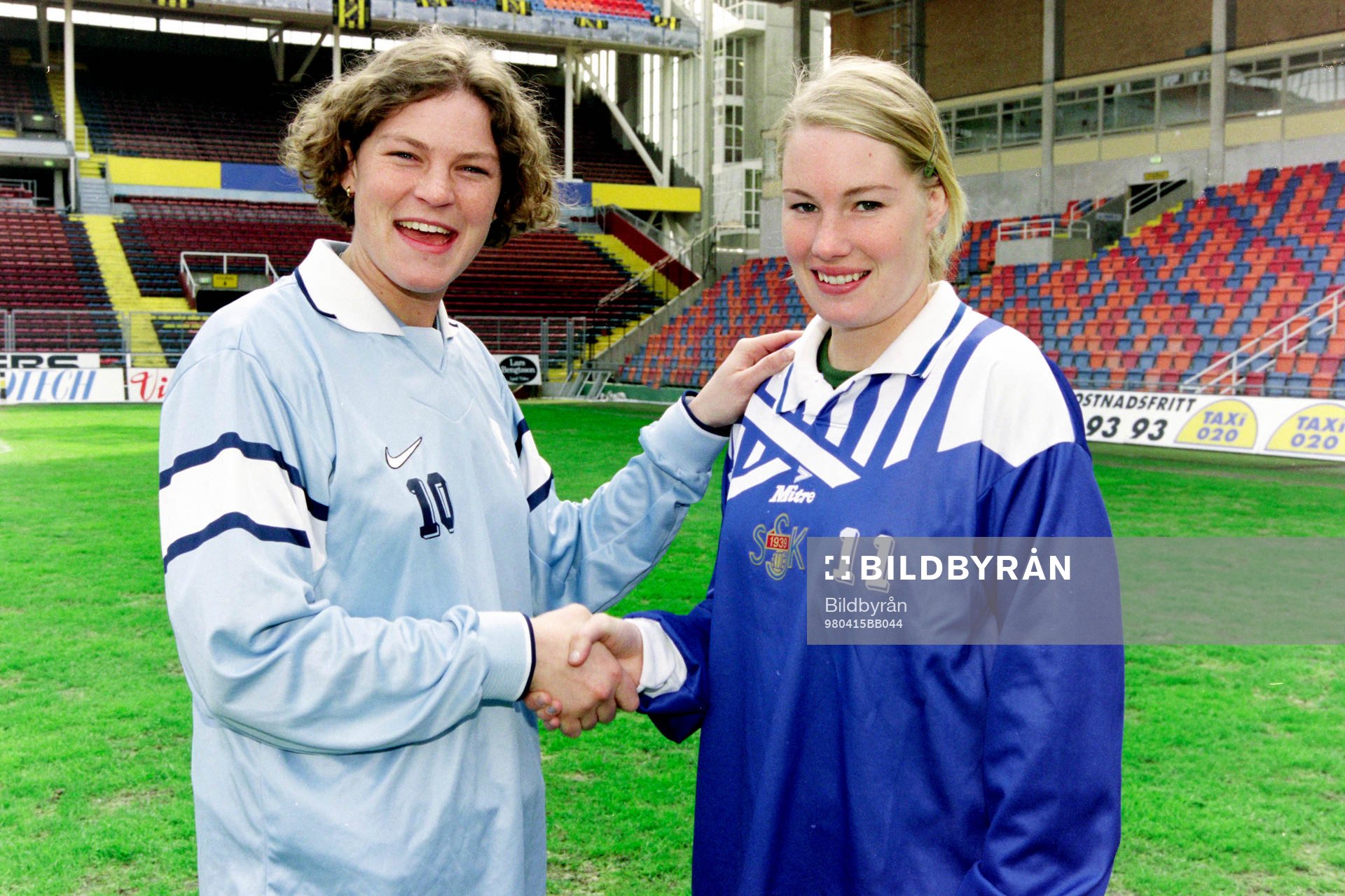Caroline Jönsson, målvakt i Malmö och Hanna Marklund,