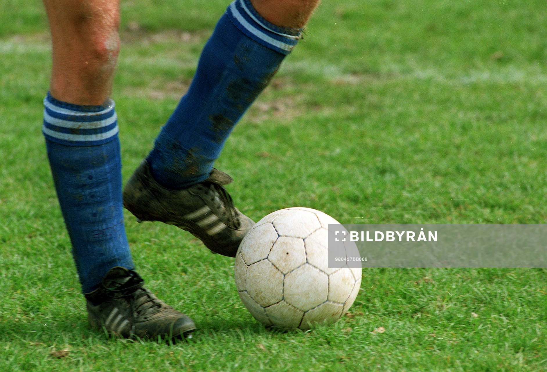 1994 Fotboll sko och boll - ben och boll(17650 )