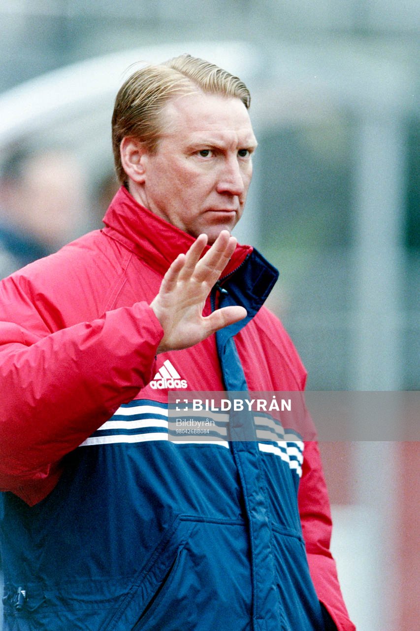 Fotboll, Div 1 Norra, Djurgården - Ludvika, 1-0: Michael Andersson, Tränare i Djurgården. 