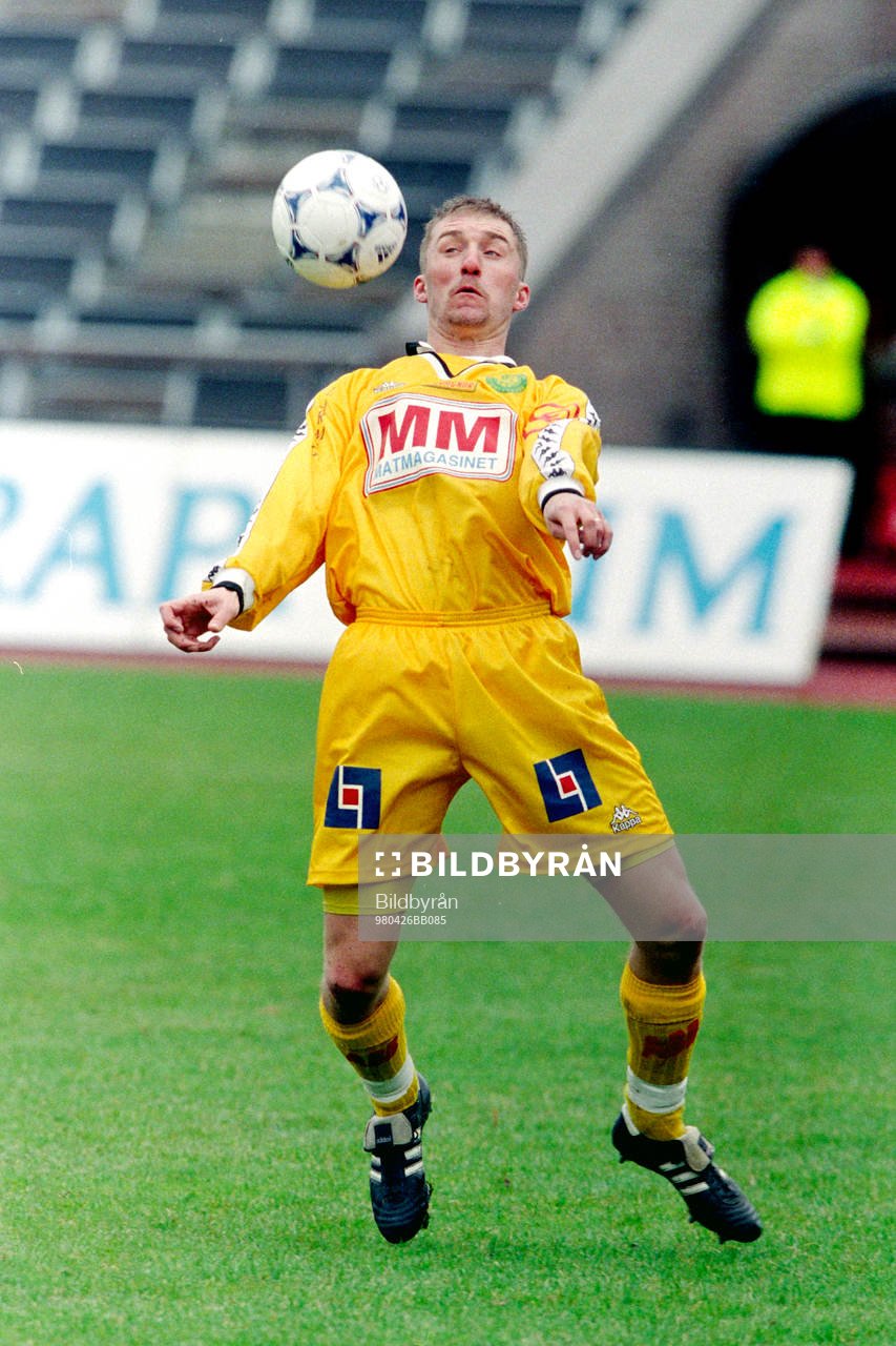 Fotboll, Div 1 Norra, Djurgården - Ludvika, 1-0: Peter Jardeborg, Ludvika.