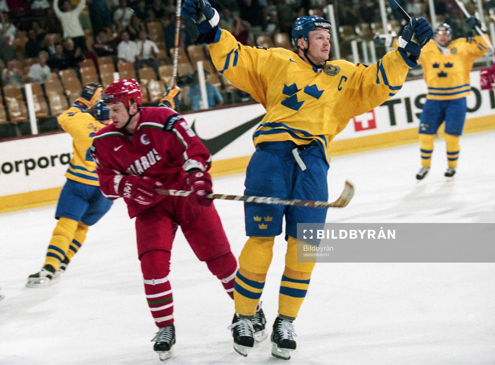 Mats Sundin, Sverige, jublar