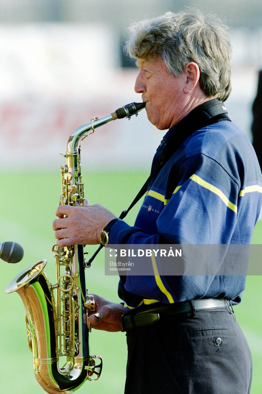 Ingmar Nordström på plats med sin saxofon