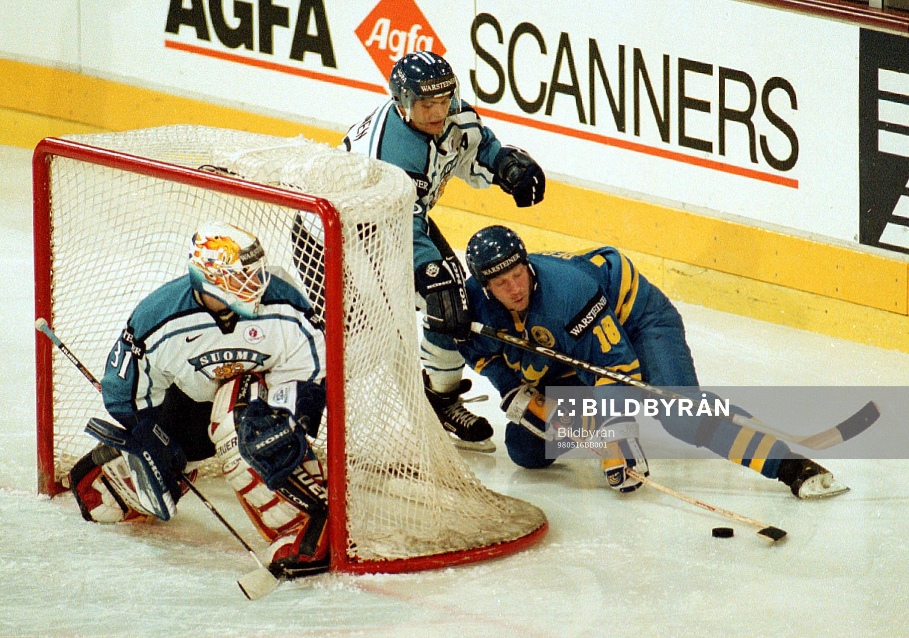 Jonas Bergqvist , Ville Peltonen och målvakten Ari Sulander