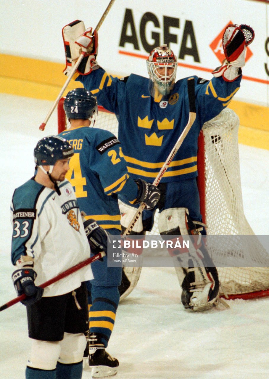 Tommy Salo jublar