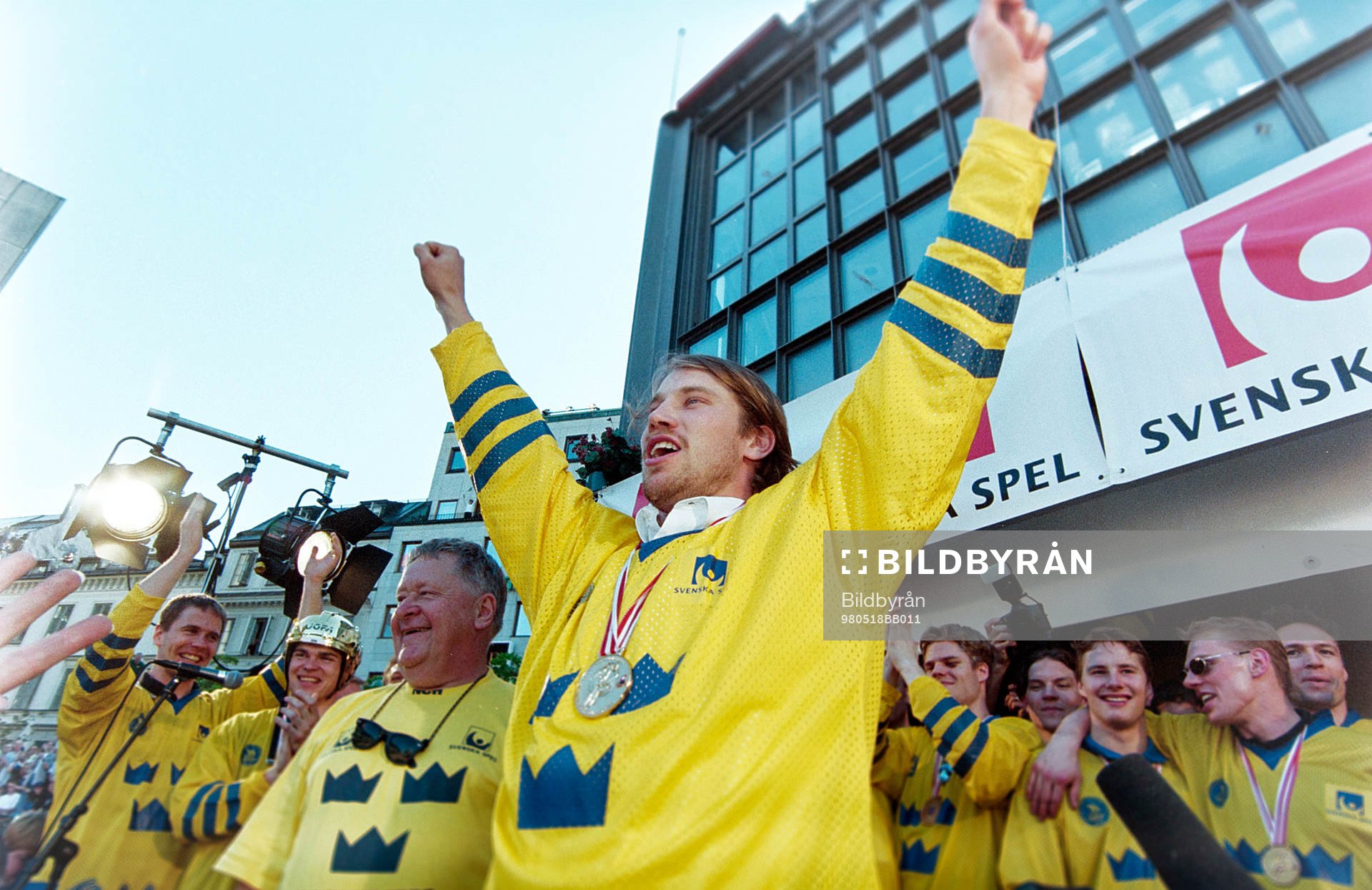 Peter Forsberg tar emot folkets jubel