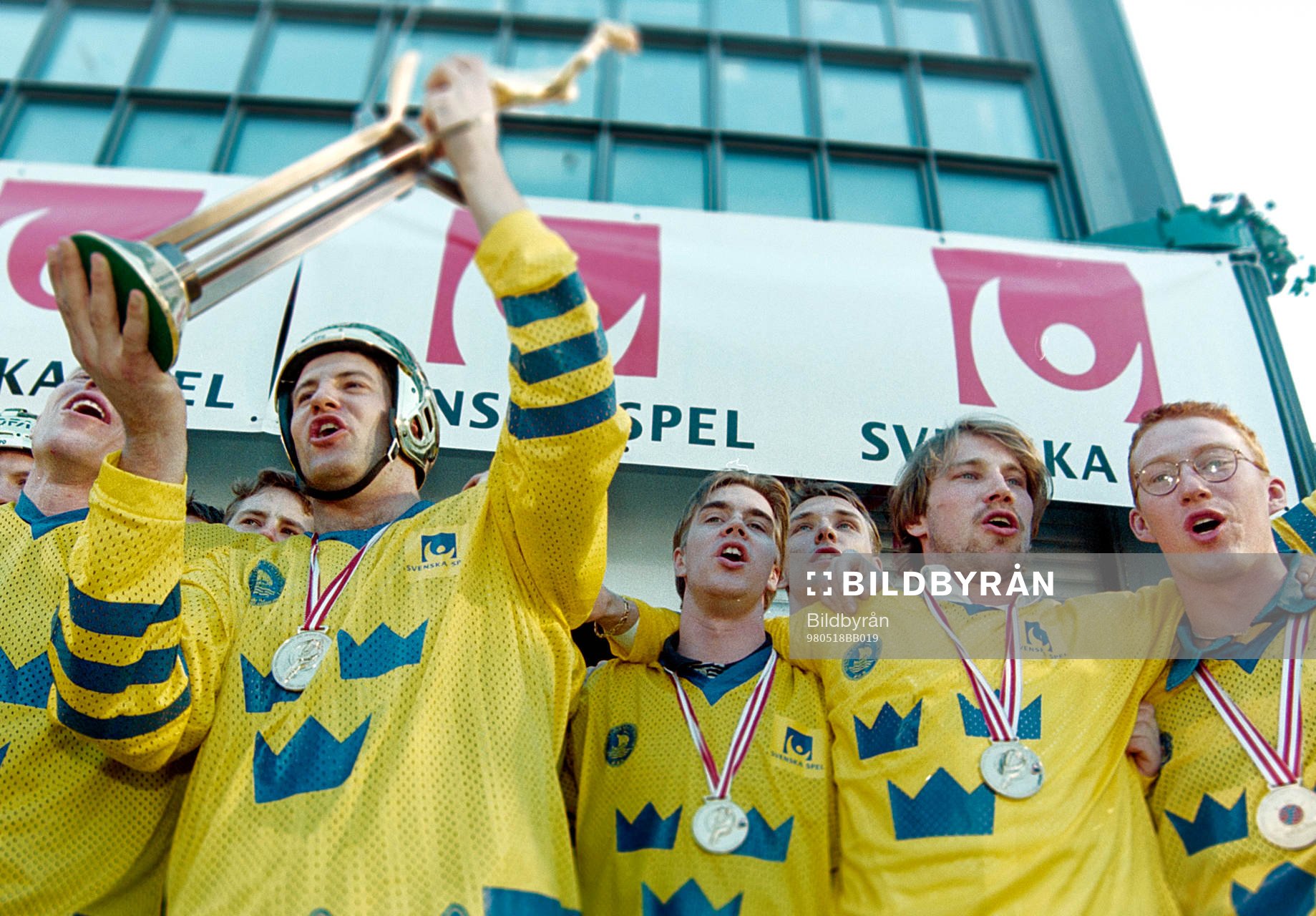 Spelarna tar emot folkets jubel