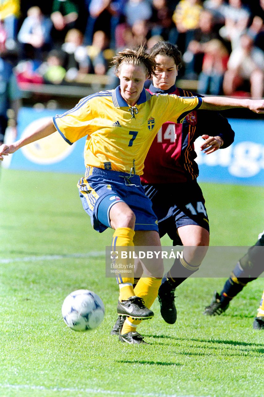 Cecilia Sandell, Sverige med bollen