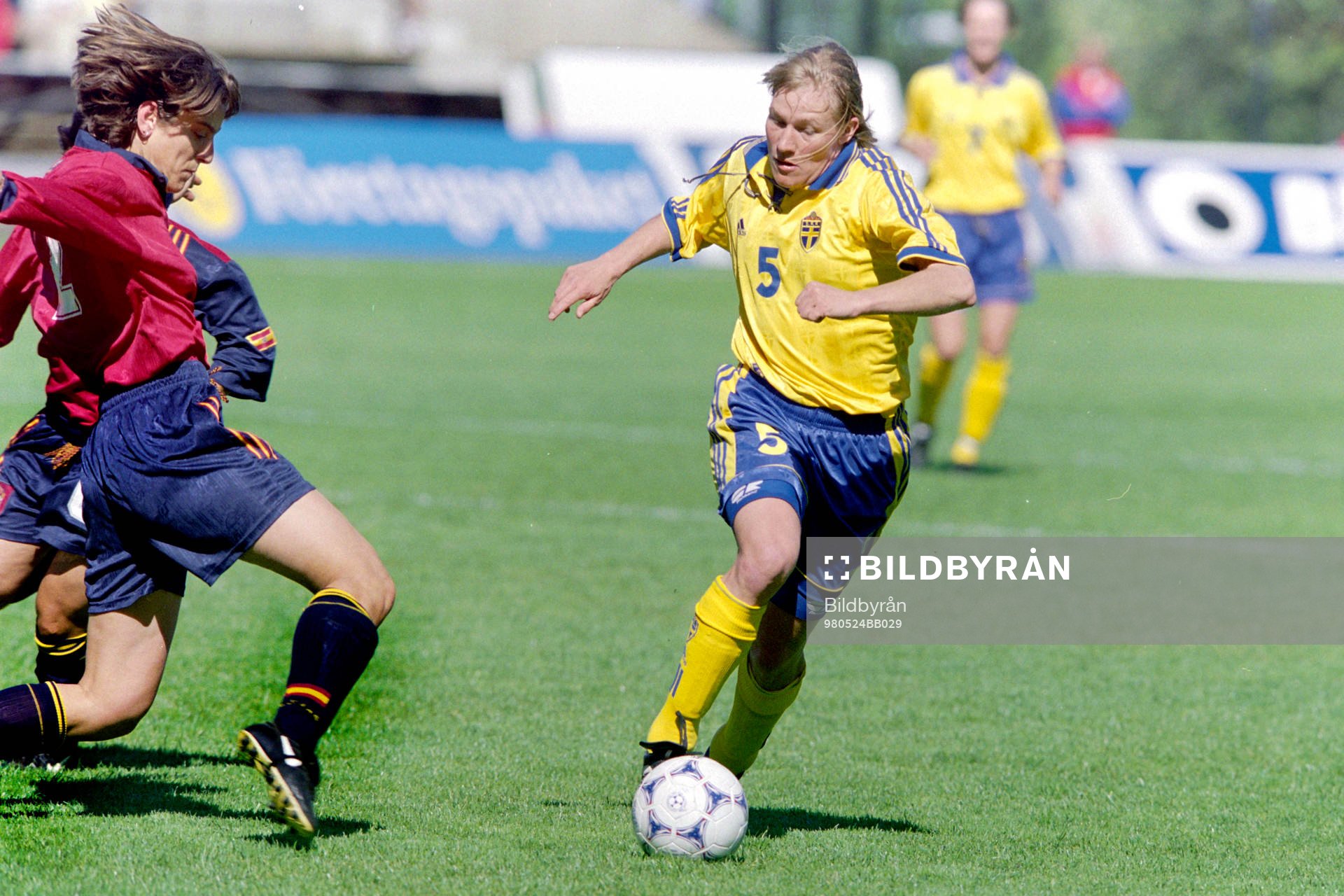 Kristin Bengtsson, Sverige med bollen