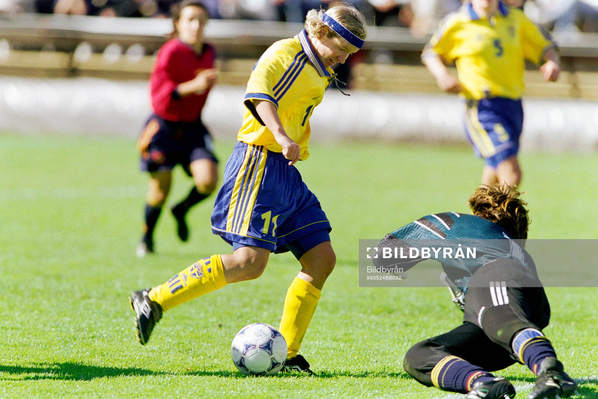 Victoria Svensson Sandell, Sverige med bollen