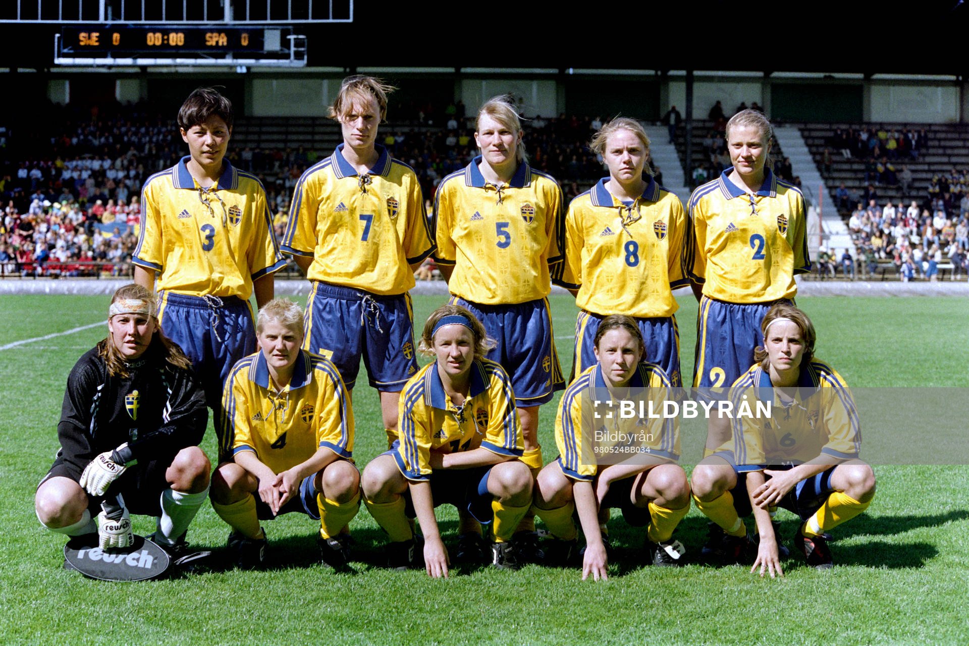 Sveriges startelva. Bakre raden fr. v Jane Törnqvist,