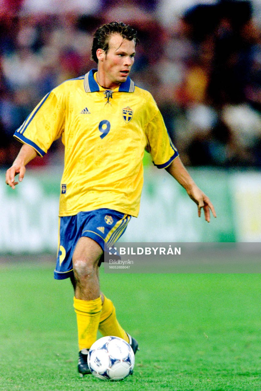 Fotboll, Sverige - Danmark, 3-0: Fredrik Ljungberg, Sverige.