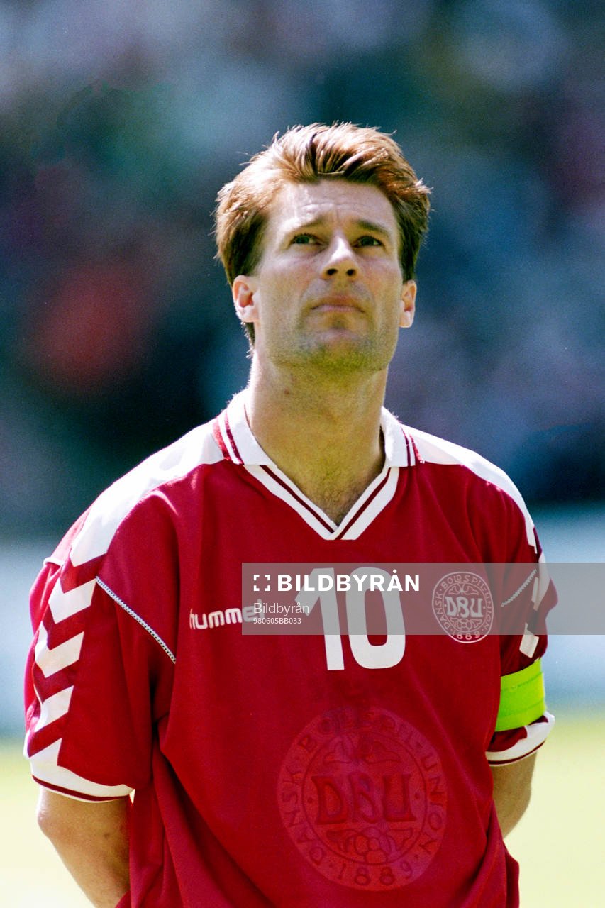 Fotboll, Danmark - Kamerun, 1-2: Michael Laudrup, Danmark. 