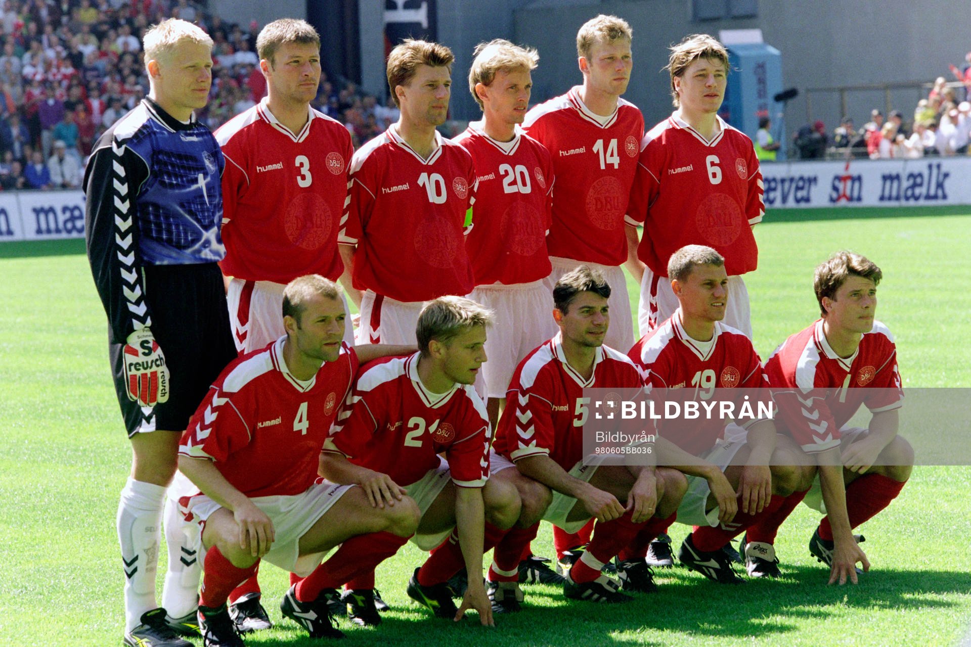 Bakre fr.v. Peter Schmeichel, Marc Rieper. Michael Laudrup,