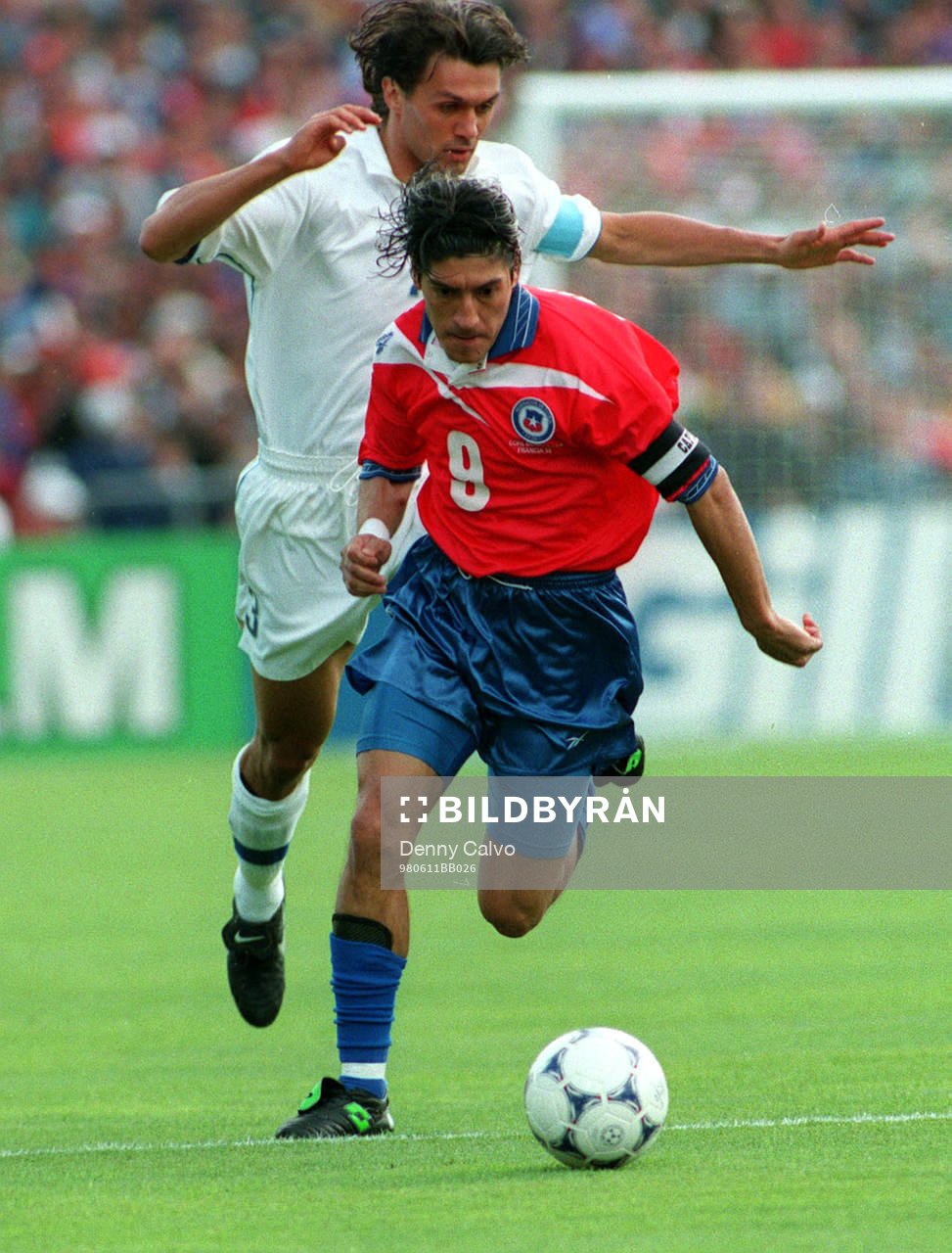 Paolo Maldini, Italien och Ivan Zamorano, Chile