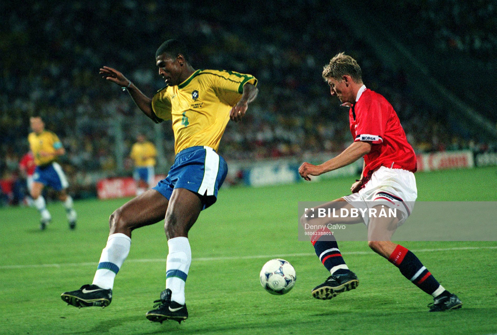 Junior Baiano och Tore André Flo