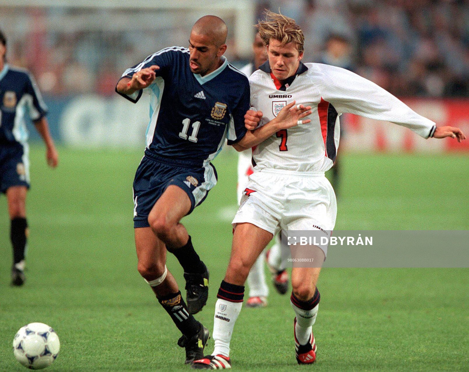 David Beckham, England och Juan Sebastian Veron, Argentina