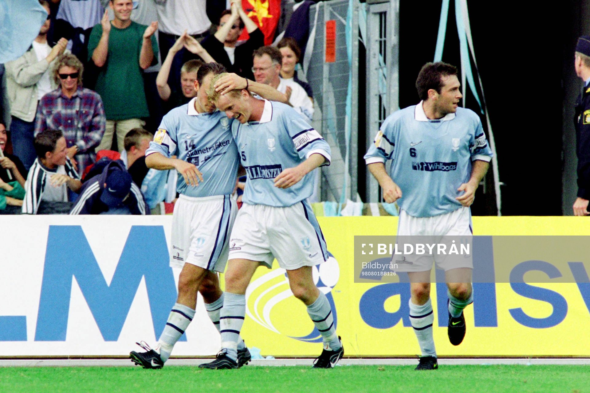 Fotboll, Allsvenskan, Malmö FF - IFK Göteborg, 3-1: Björn Enqvist och Sverrir Sverrisson, Malmö jublar efter mål.