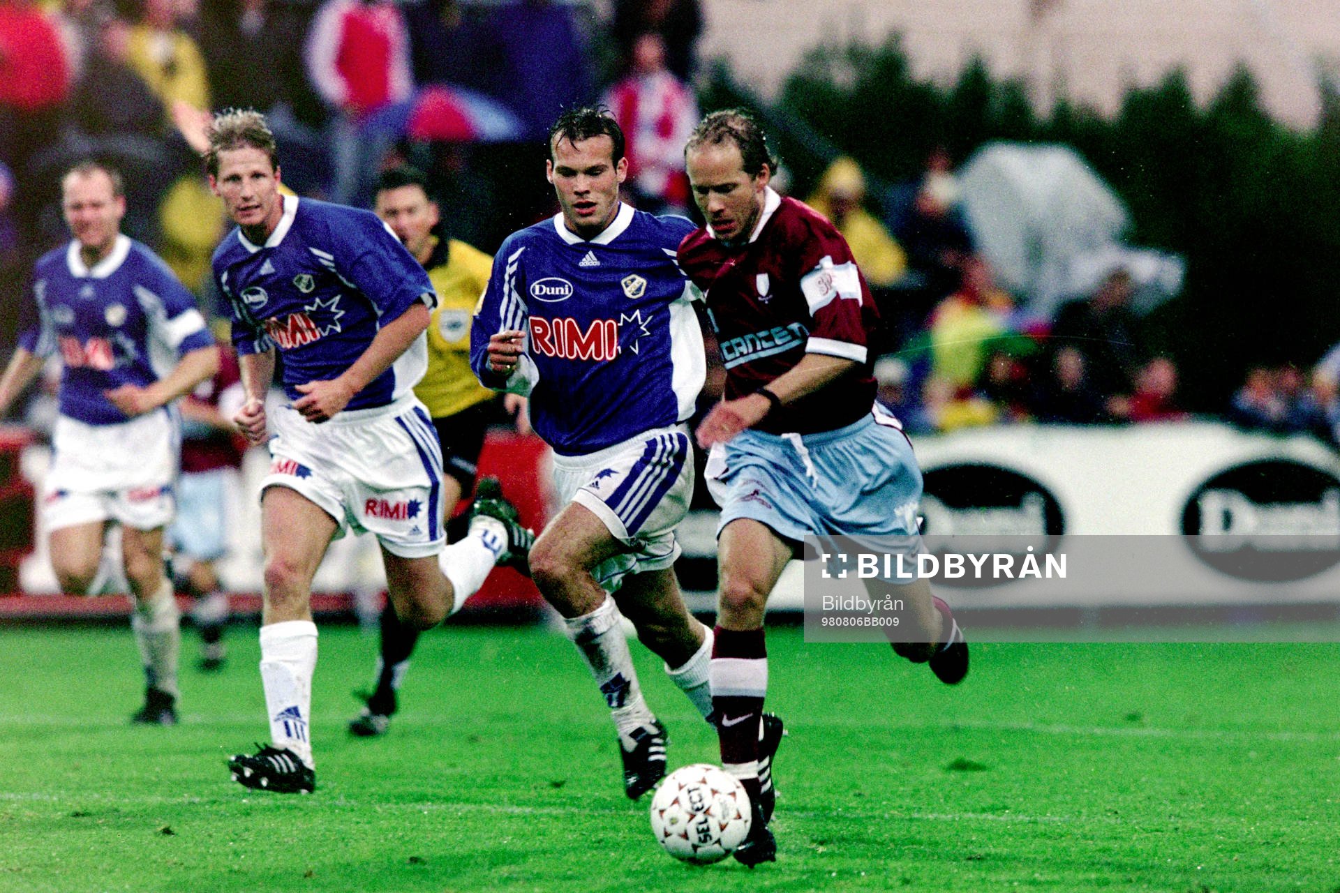 Fredrik Ljungberg, Halmstad i ryggen på Niclas Kindvall,