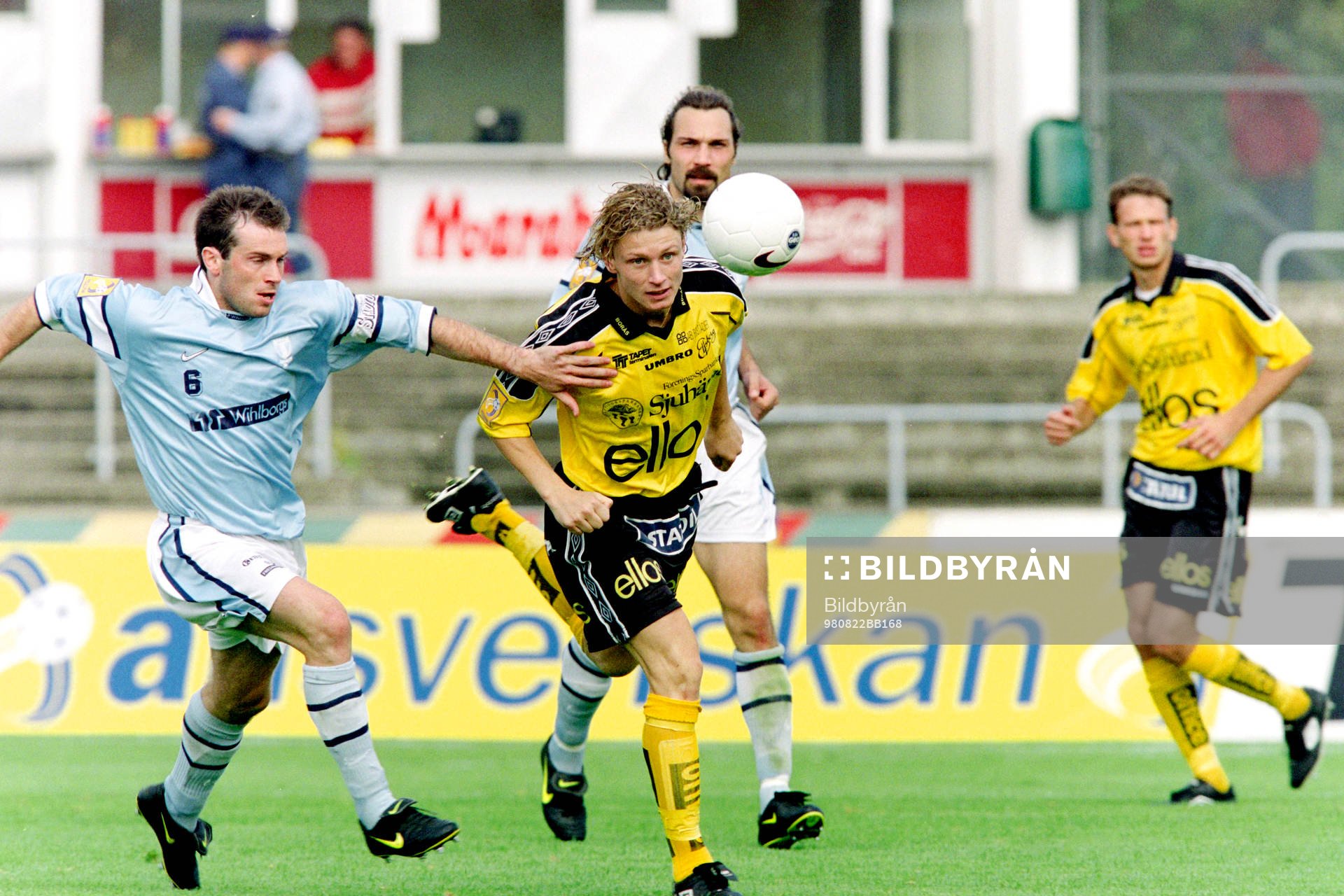 Fotboll, Allsvenskan, Malmö FF - Elfsborg, 0-4: Hans Mattisson, Malmö och Stefan Andreasson, Elfsborg.