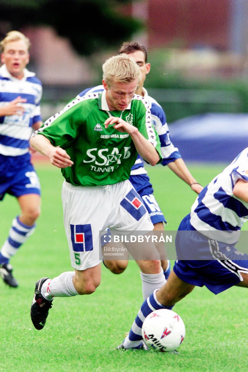 Fotboll, Div 1 Norra, Spårvägen - Brage, 1-1: Roger Forsman, Brage.