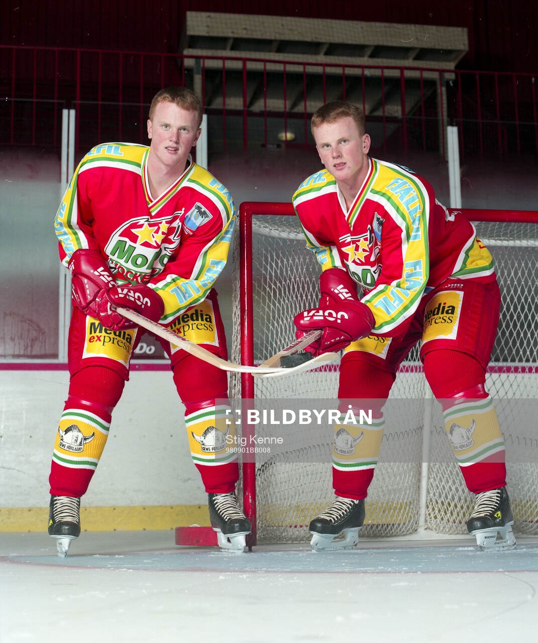 Daniel Sedin and Henrik Sedan of MoDo (Swedish hockey