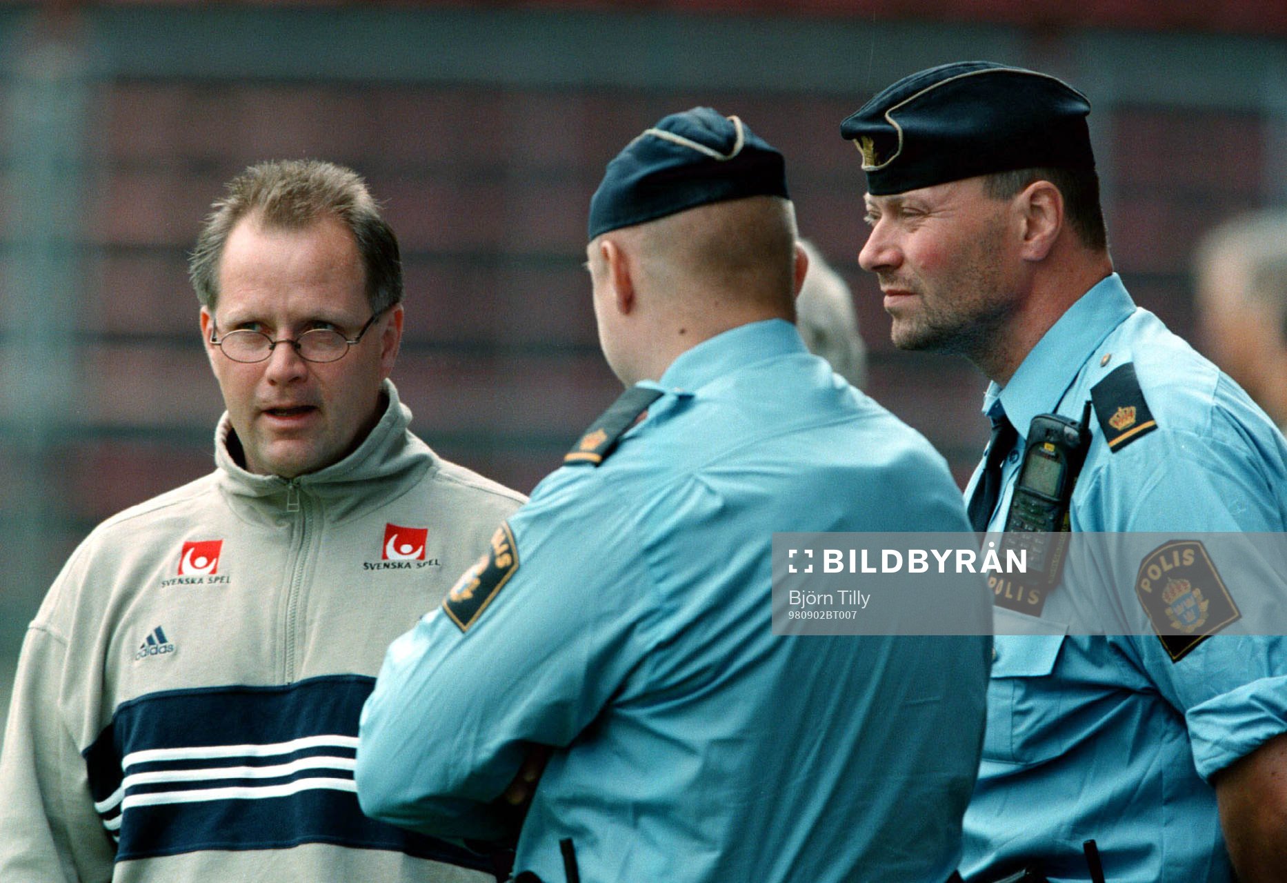 Polisen informerar sig