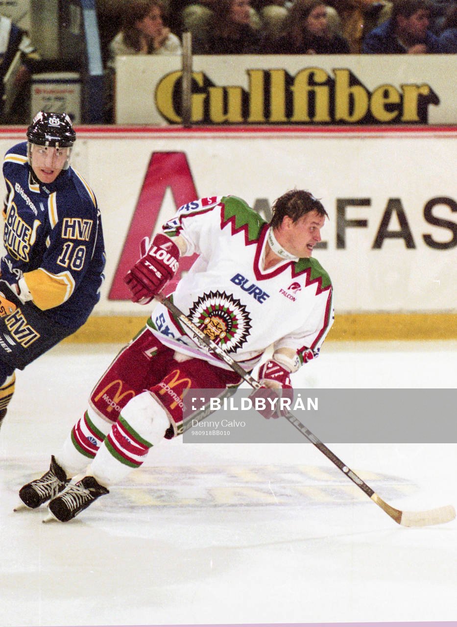 Stefan Larsson, Frölunda har blivit av med hjälmen