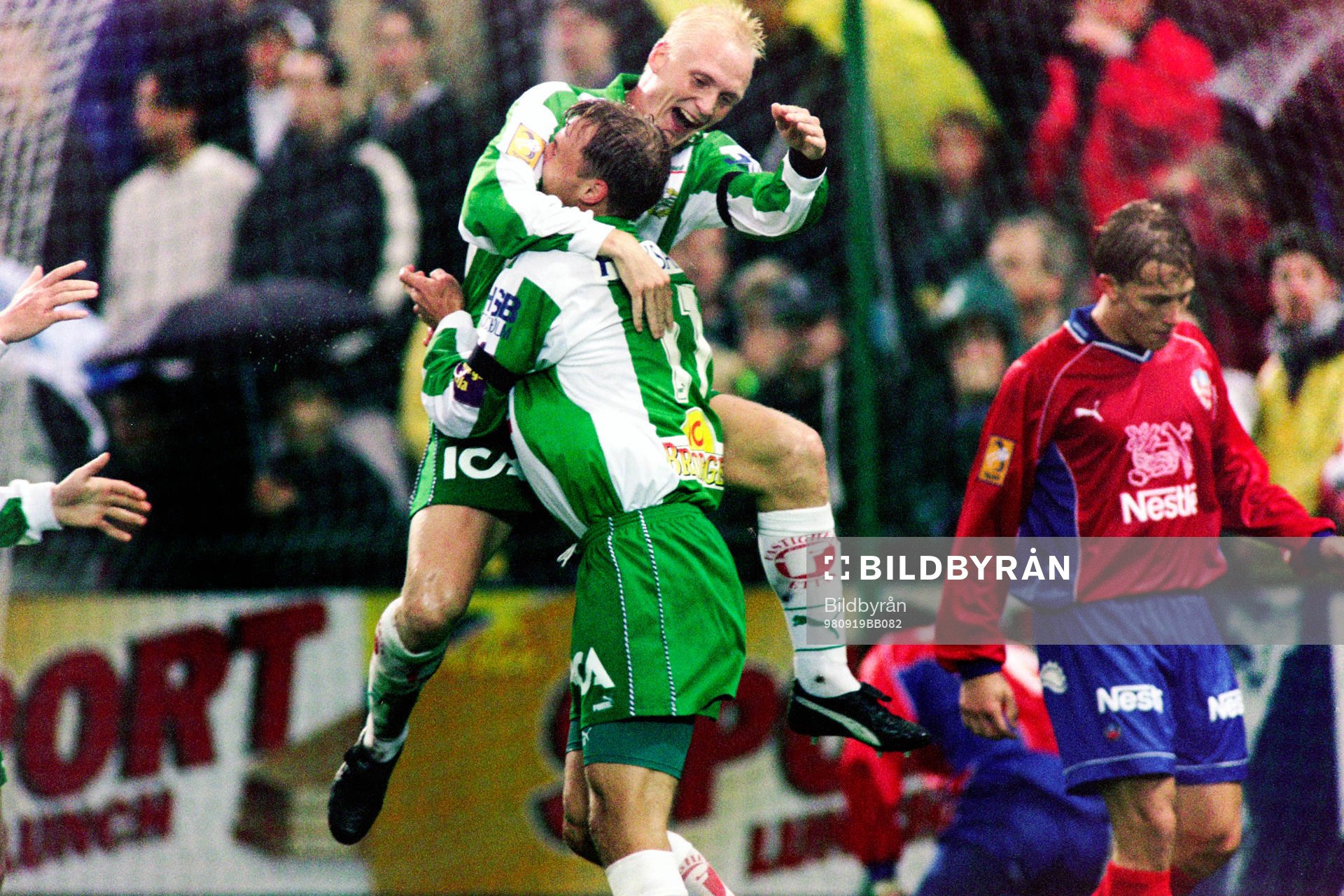 Fotboll, Allsvenskan, Helsingborg - Hammarby, 2-2: Hans Berggren och Christer Fursth, Hammarby jublar efter mål.