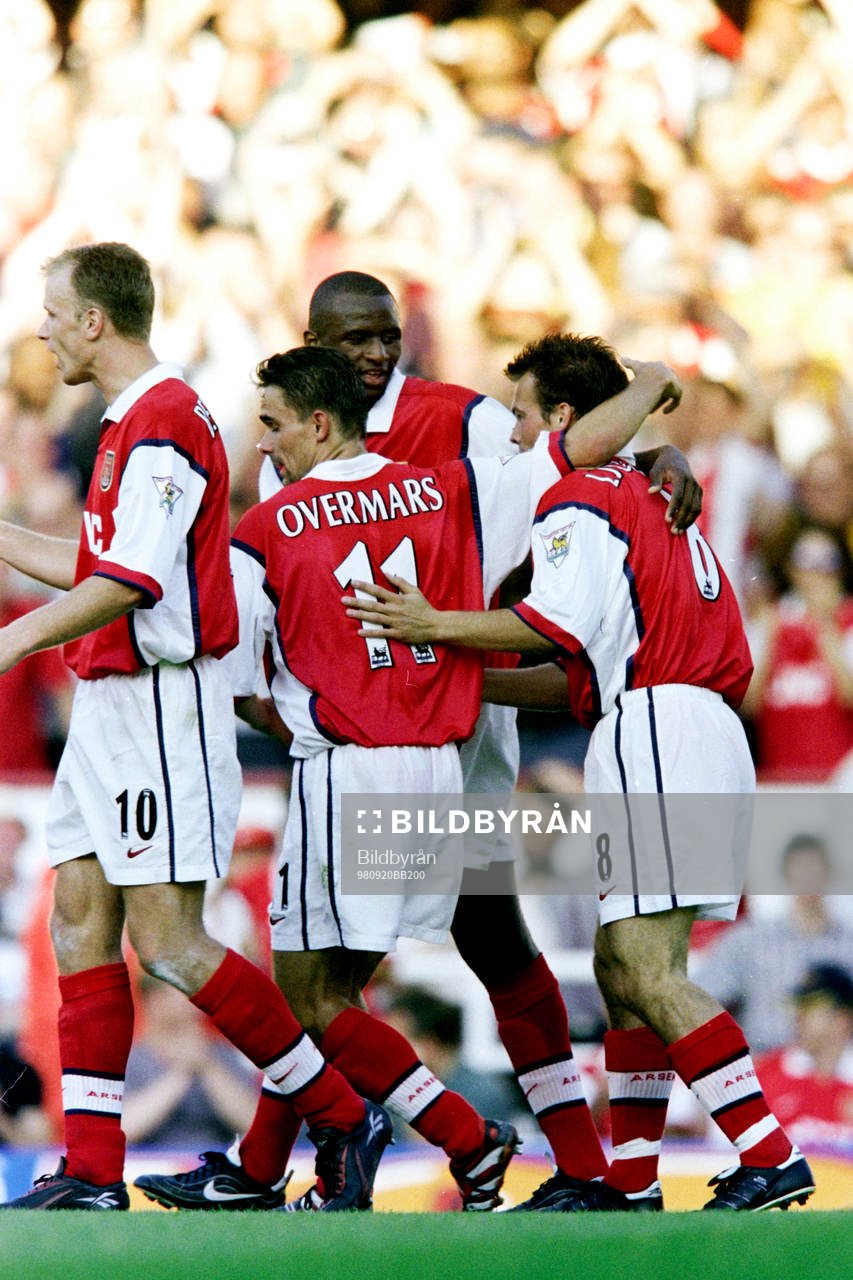 Fredrik Ljungberg, Arsenal kramas om av Marc Overmars