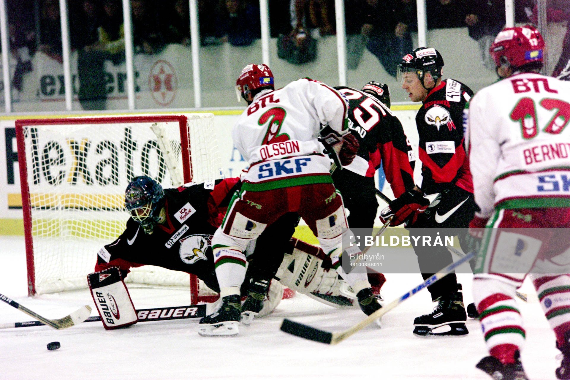 Frölundas Christer Olsson framför malmös målvakt
