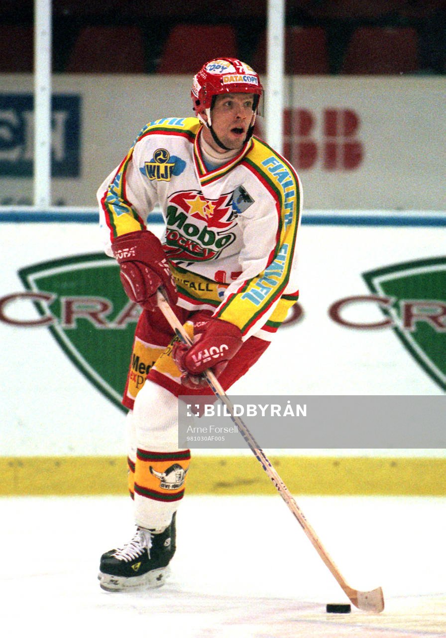 Hans Jonsson, Modo