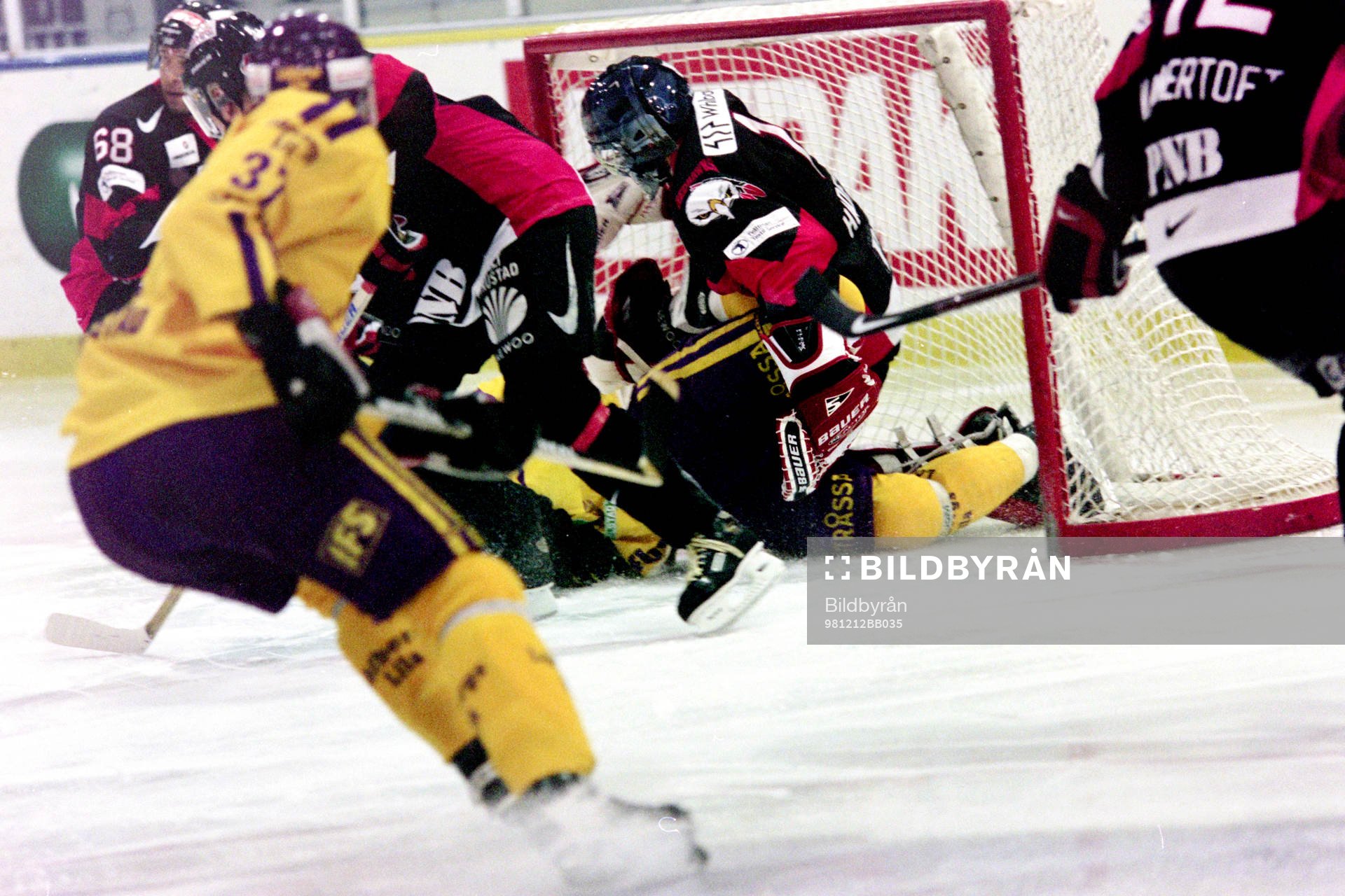 Situation framför malmös målvakt Andreas Hadelöv