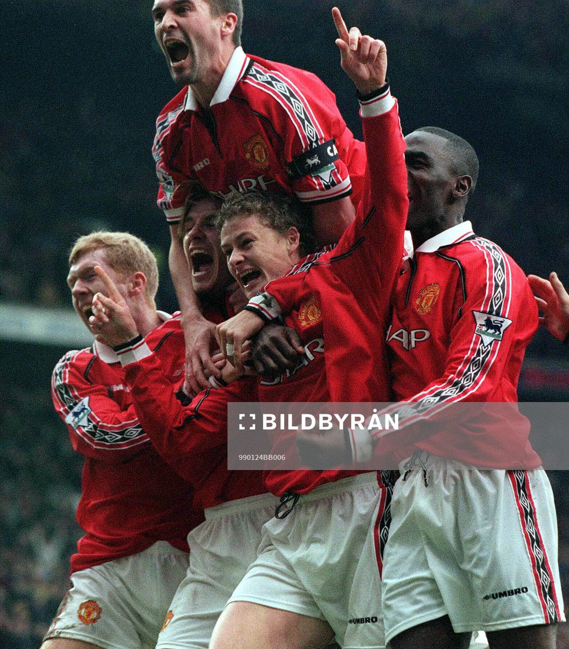  Ole Gunnar Solskjaer (Ole Gunnar Solskjär), Manchester U (Manchester United) gratuleras