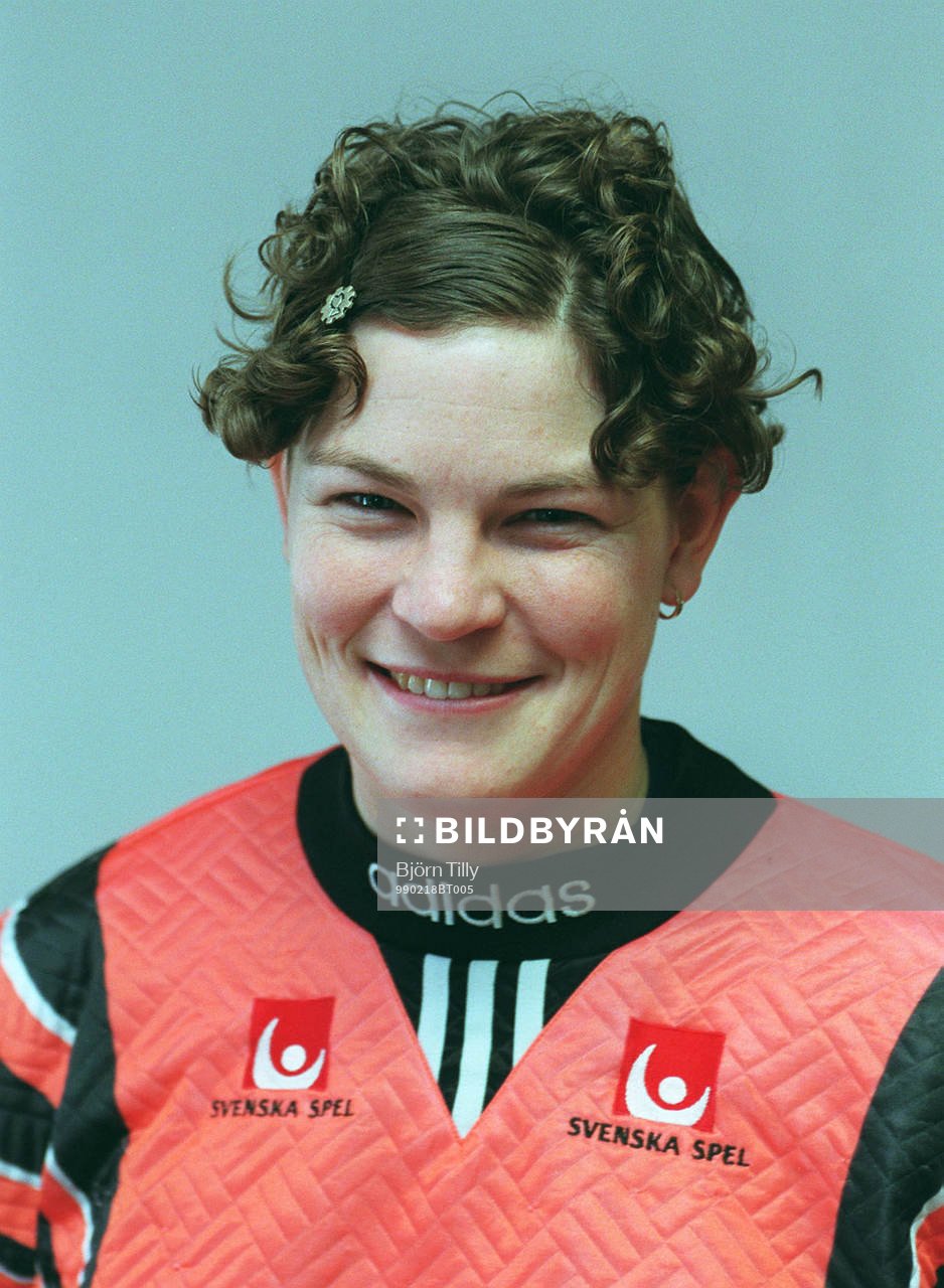 Caroline Jönsson, Sverige