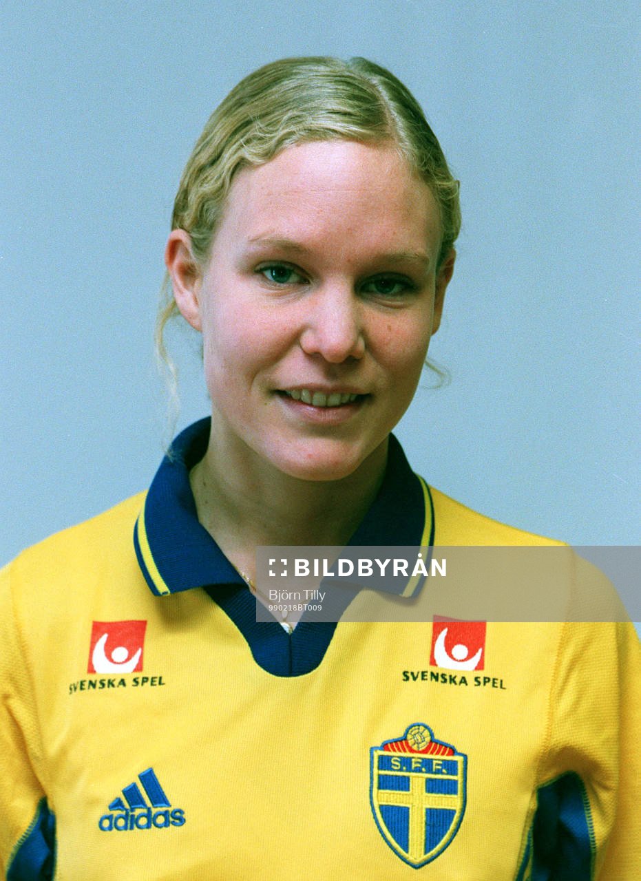 Anna Eskhult, Sverige
