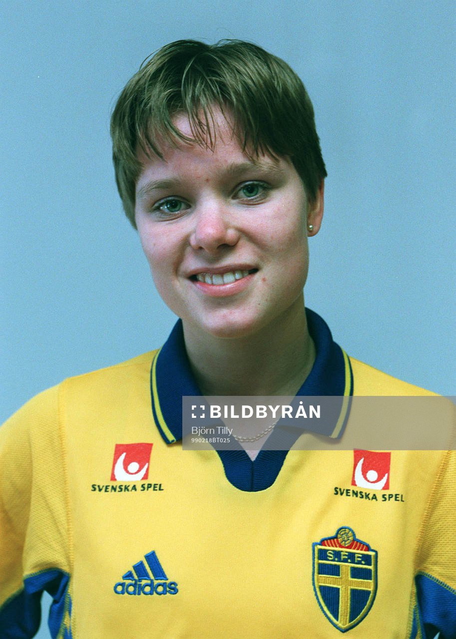 Sara Thunebro, Sverige