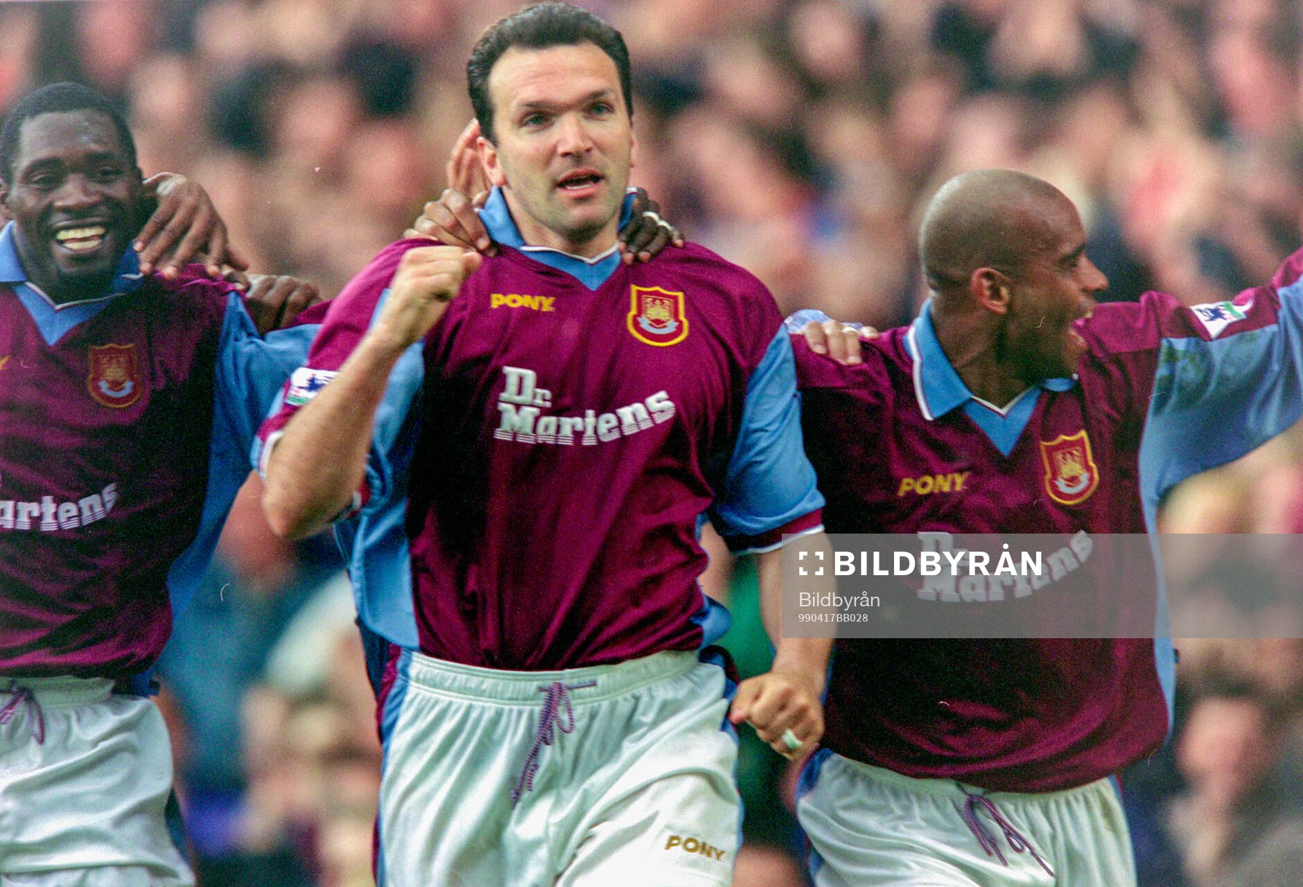 Football, Premier League 1998-1999, West Ham - Derby: Eyal Berkovic of West Ham celebrates his goal with Marc-Vivien Foe and Trevor Sinclair.